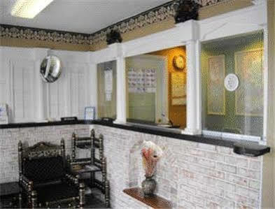 Knights Inn Palmyra Room photo